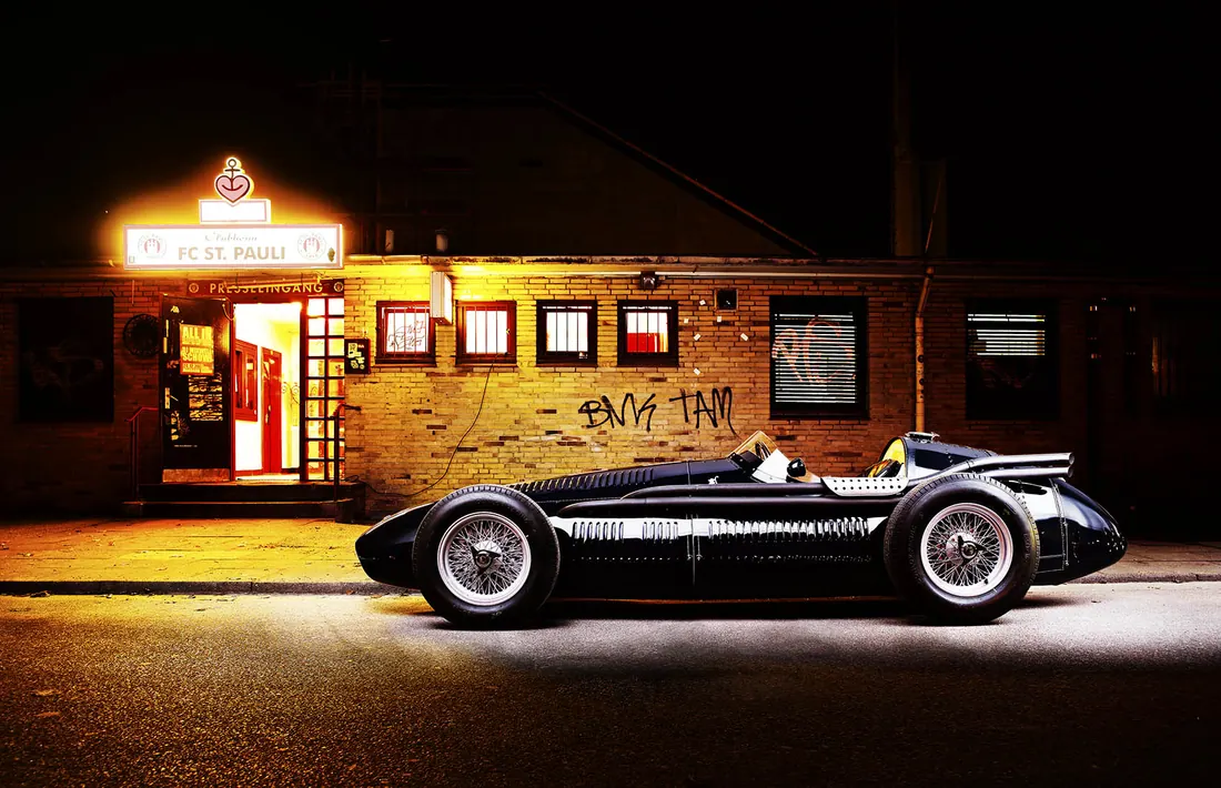 maserati 250f - ramp magazine — photograph 1 by bernd kammerer